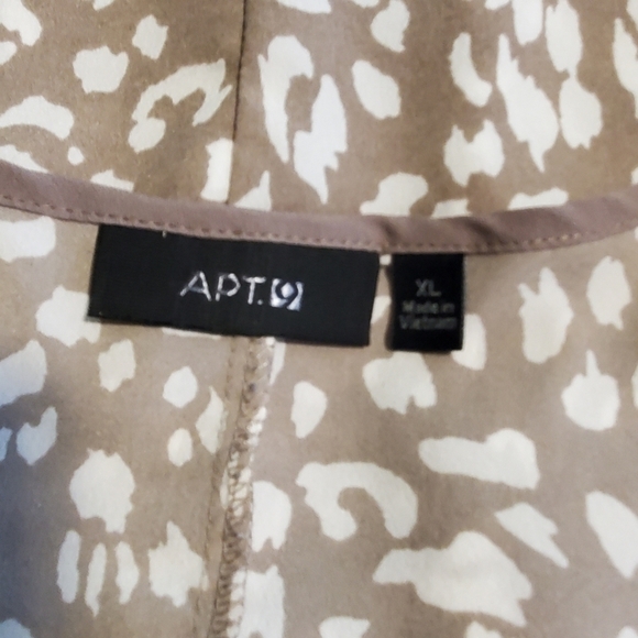 Apt. 9 Beige & White Animal Print Blouse Size XL - Picture 6 of 9